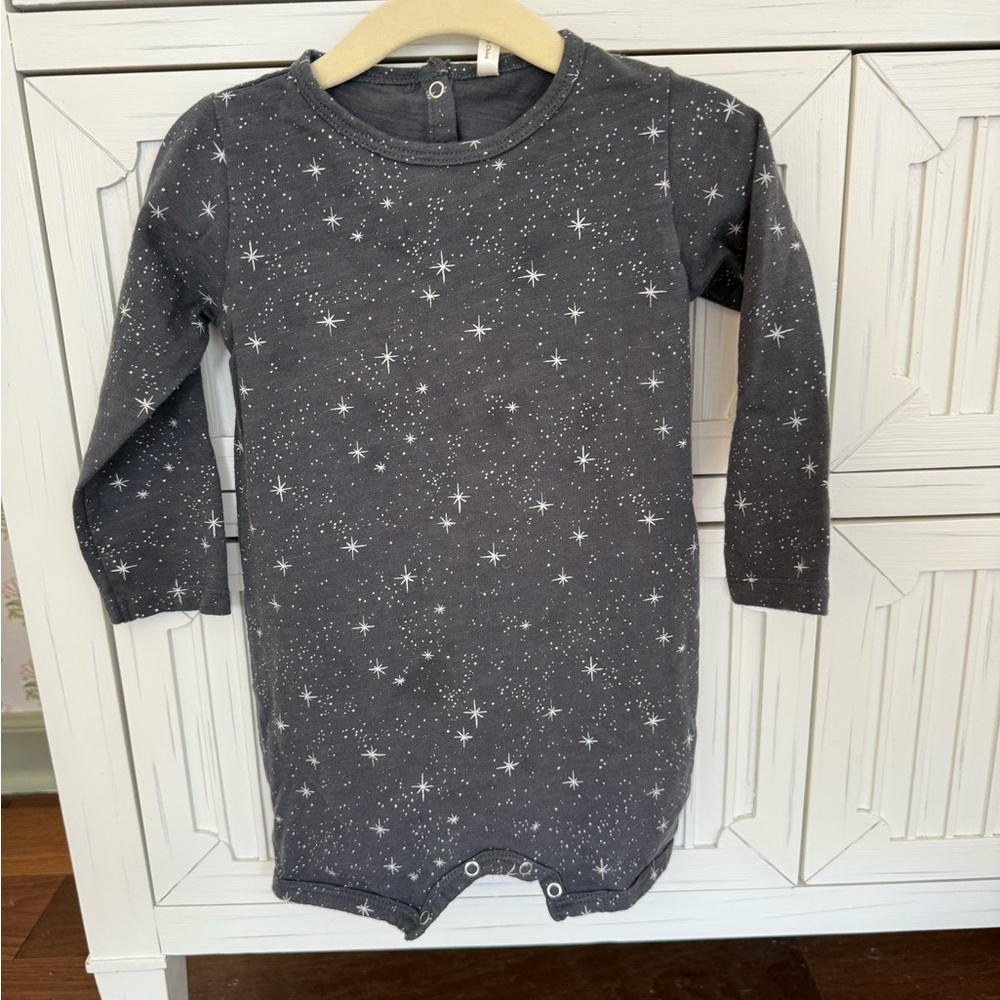 Rylee + Cru Long sleeved stars romper size 12-18 months
